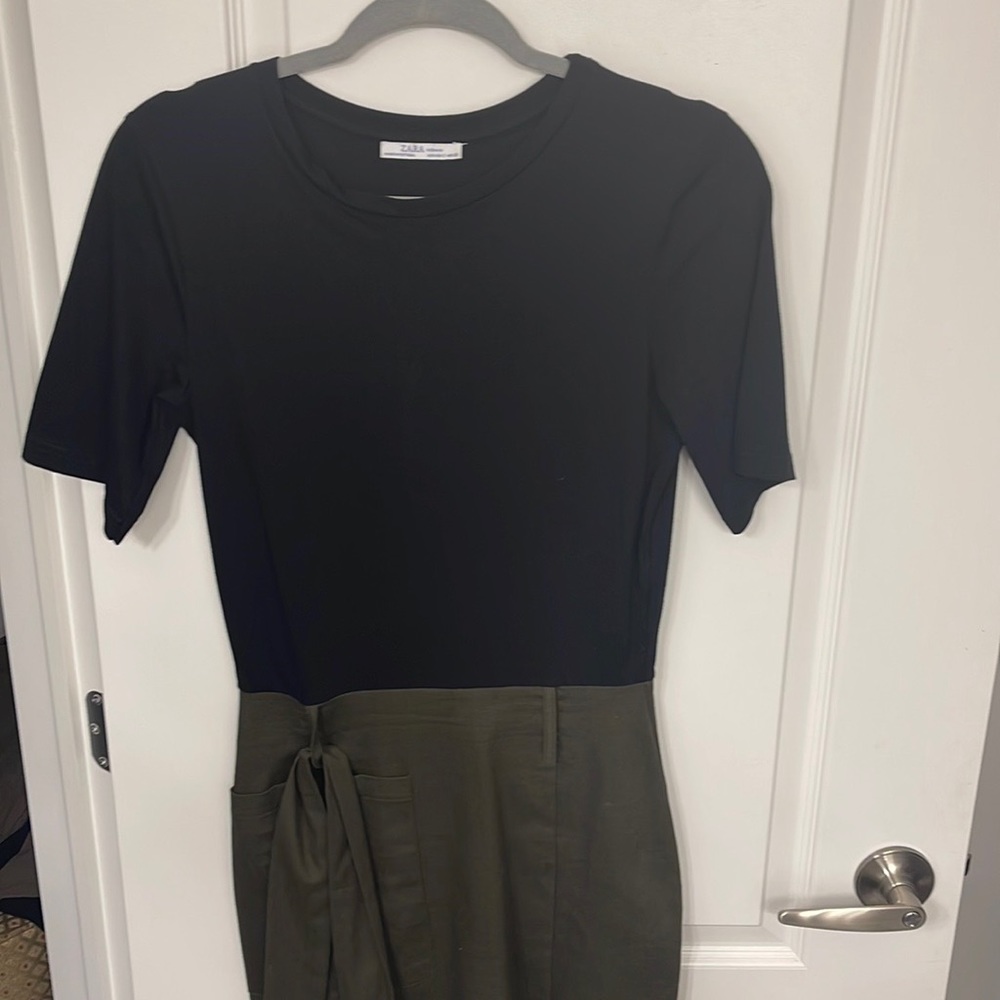 Black and green Zara midi dress